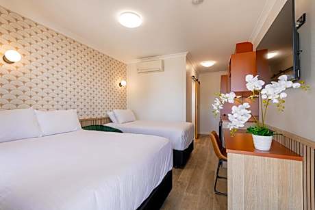 The Queens Gladstone