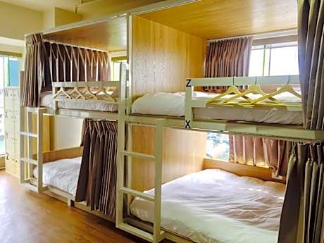 Double Bed in 10-Bed Mixed Dormitory Room