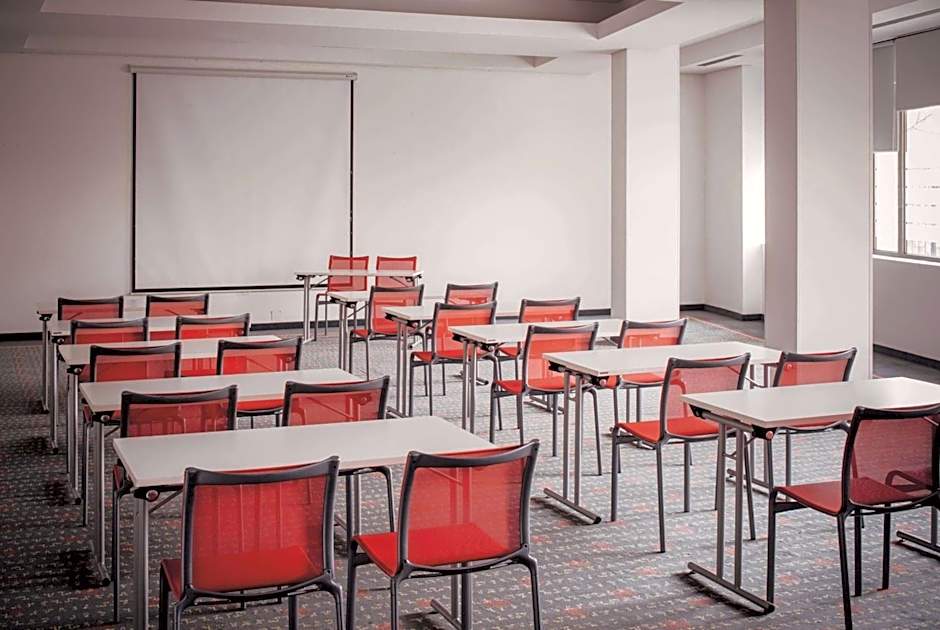 Vienna House Easy By Wyndham Airport Bucharest