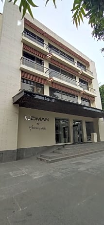 Udman Hotel Panchshila Park