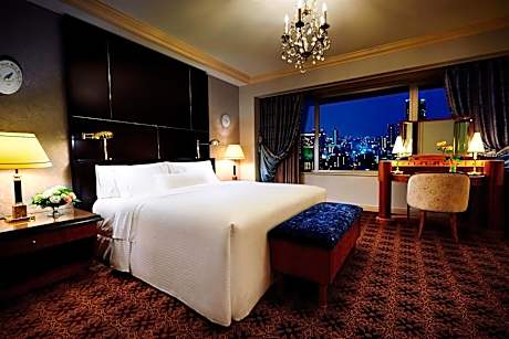 Executive lounge access, Executive Suite, 1 King, High floor
