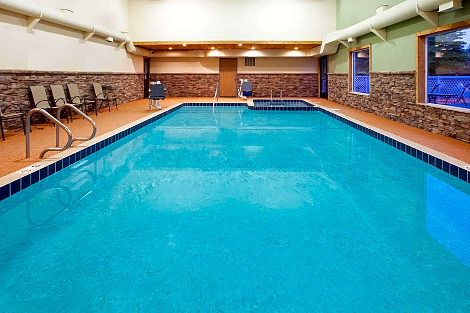 Days Inn by Wyndham Cadillac