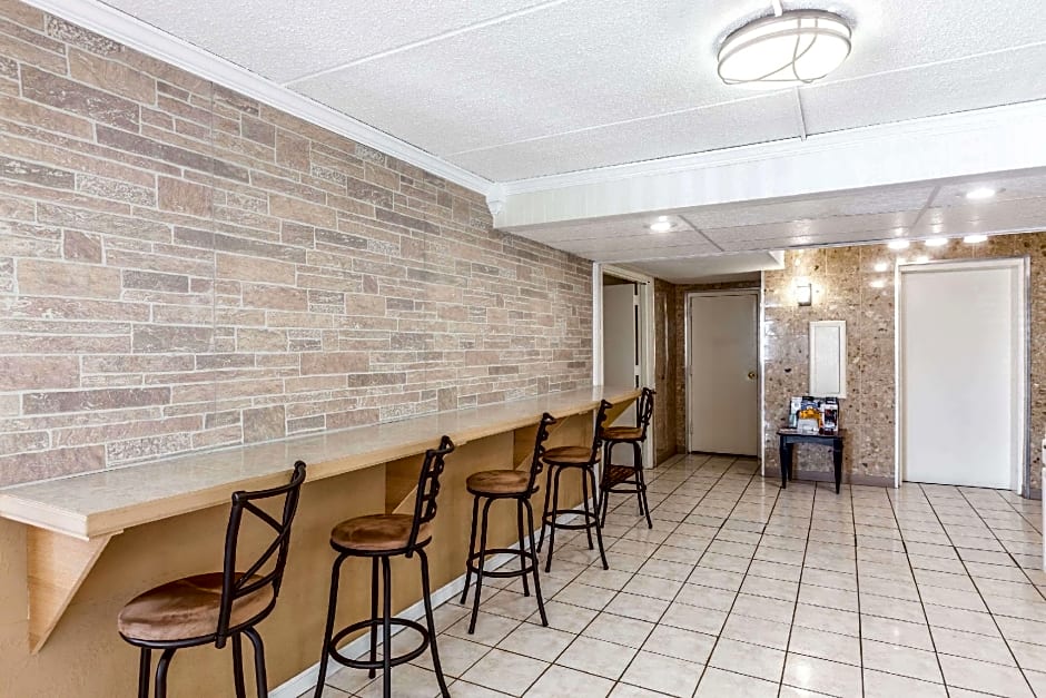 Days Inn by Wyndham Syracuse