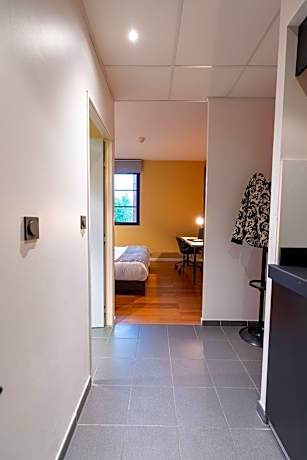 Standard Studio - Twin