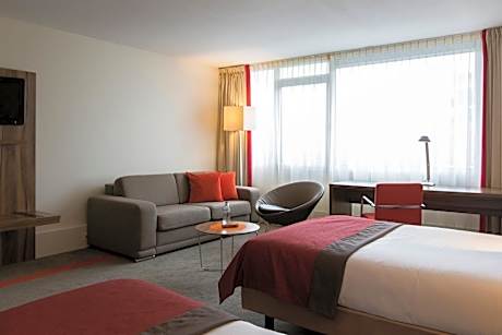 Twin Suite with Sofa Bed & access to InterContinental Malta facilities