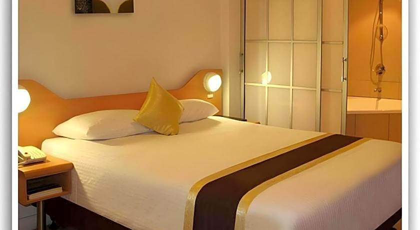 Peninsula International Hotel