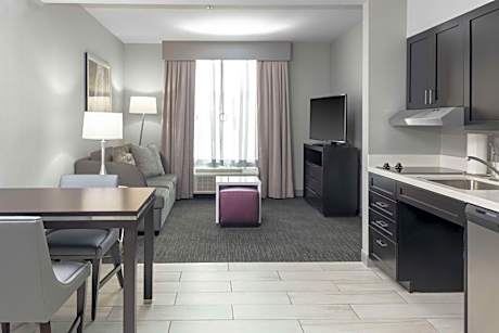 One-Bedroom King Suite - Non-Smoking