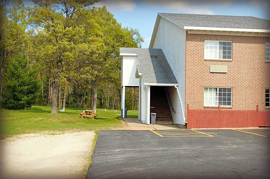 Adams Inn and Suites