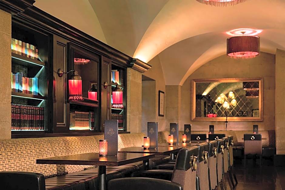 The College Green Dublin Hotel, Autograph Collection 