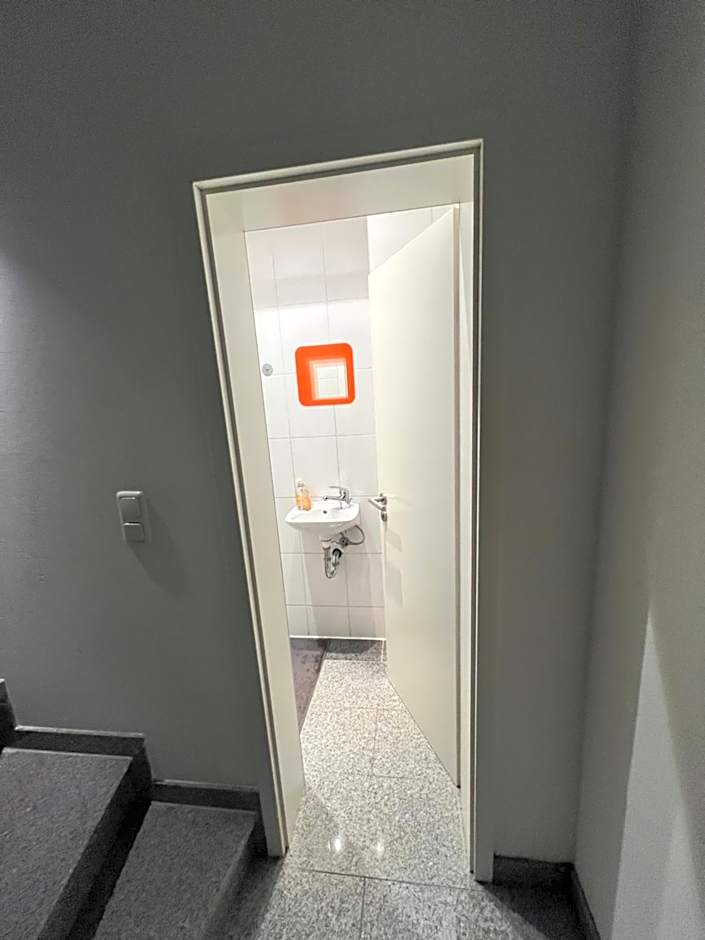 Budget Rooms just for sleeping - Digital access