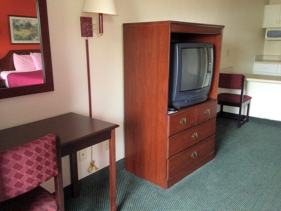 Country Hearth Inn & Suites Augusta
