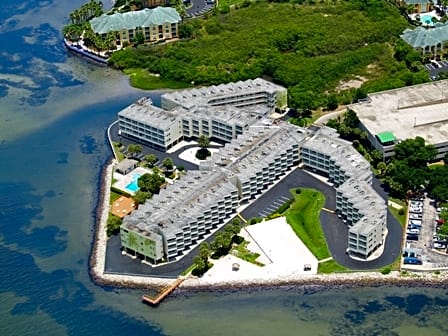 Sailport Waterfront Suites