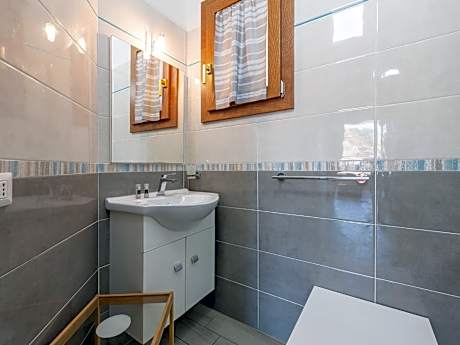 Deluxe Double Room with Extra Bed