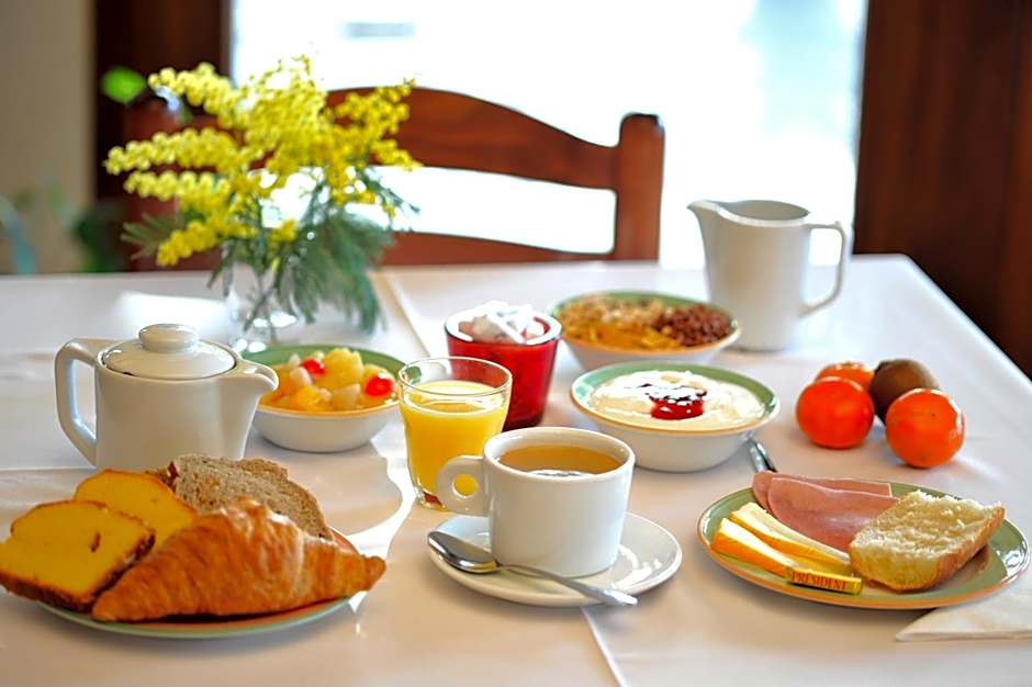 Brit Hotel Confort Pau Lons