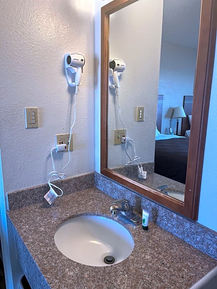 Valley Motel – Alamosa, CO