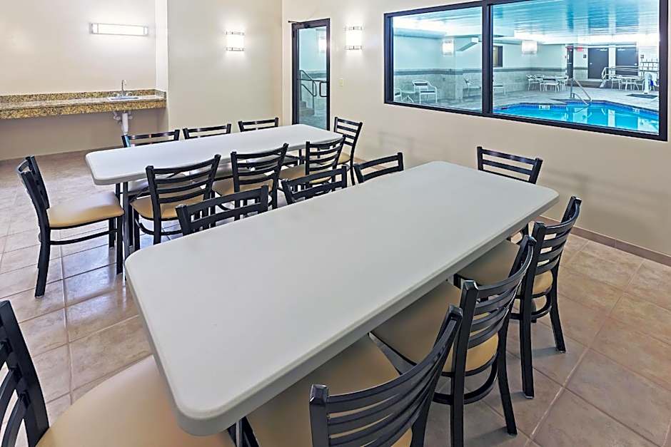 AmericInn by Wyndham Omaha