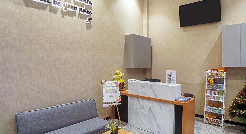 SUPER OYO Capital O 92066 Papakoel Hotel & Cafe