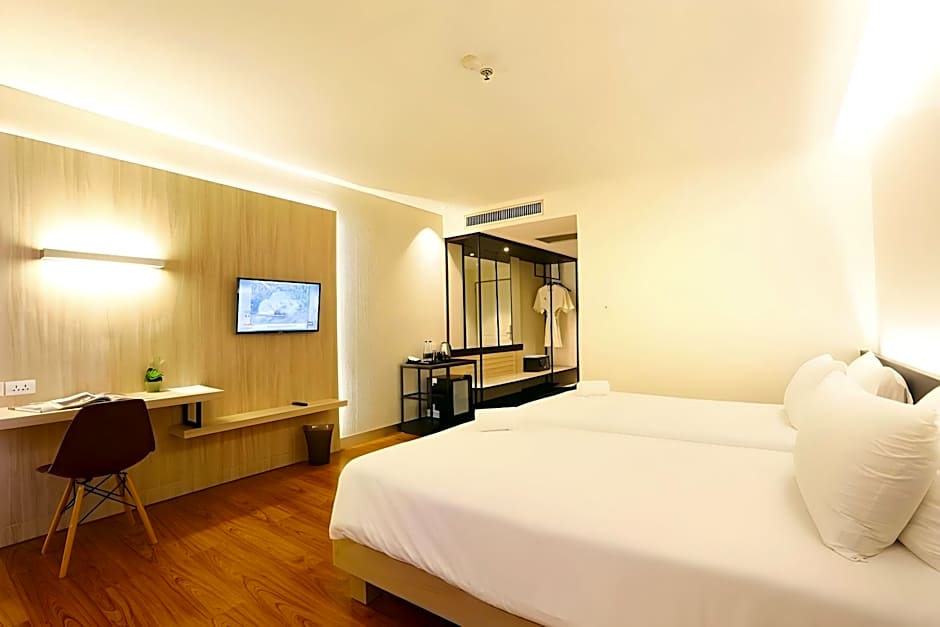 Lee Gardens Plaza Hotel (SHA Extra Plus)