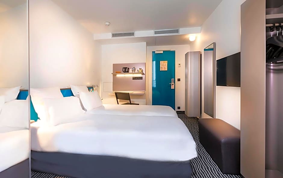 Libertel Canal Saint Martin