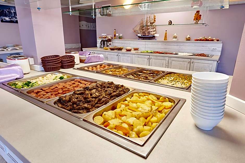 Toma's Residence - Front Beach