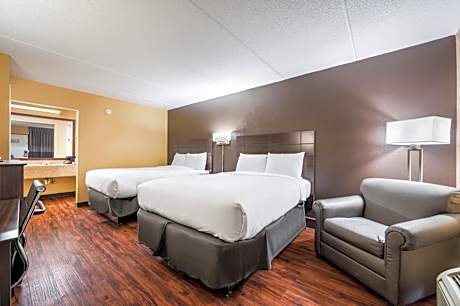 Queen Room with Two Queen Beds - Smoking