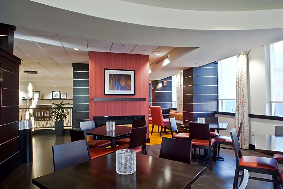 Hampton Inn By Hilton & Suites Columbus-Downtown