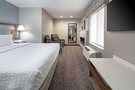 1 King Bed Shower Only Nonsmoking