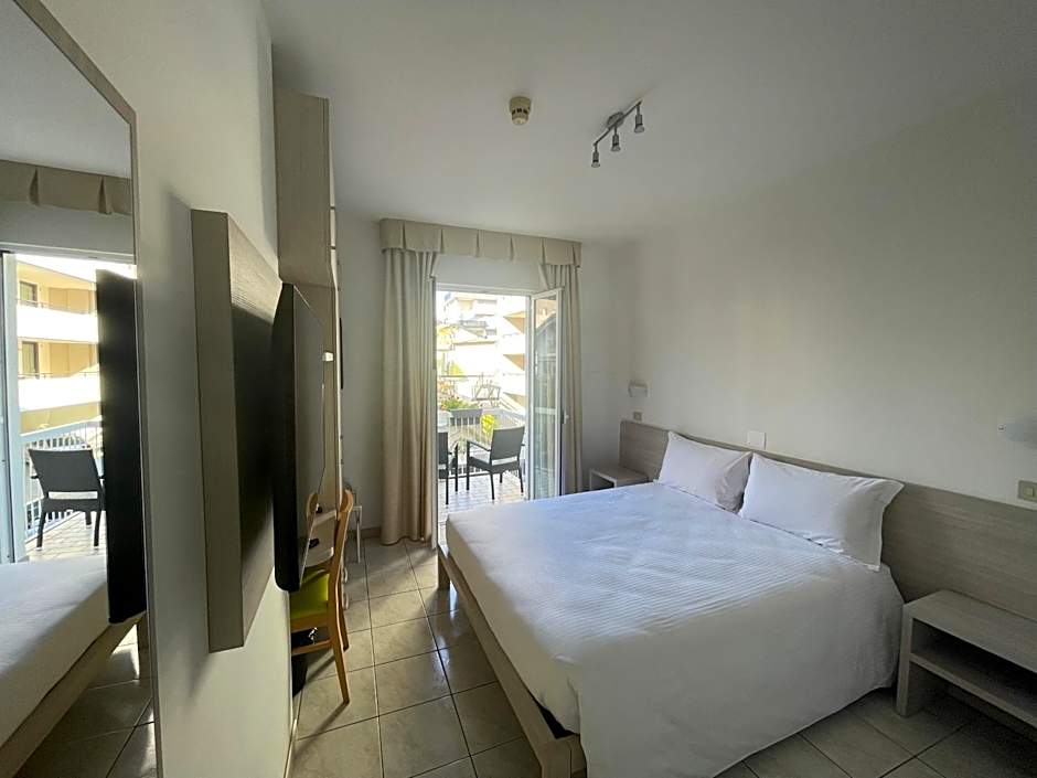 Hotel Athena