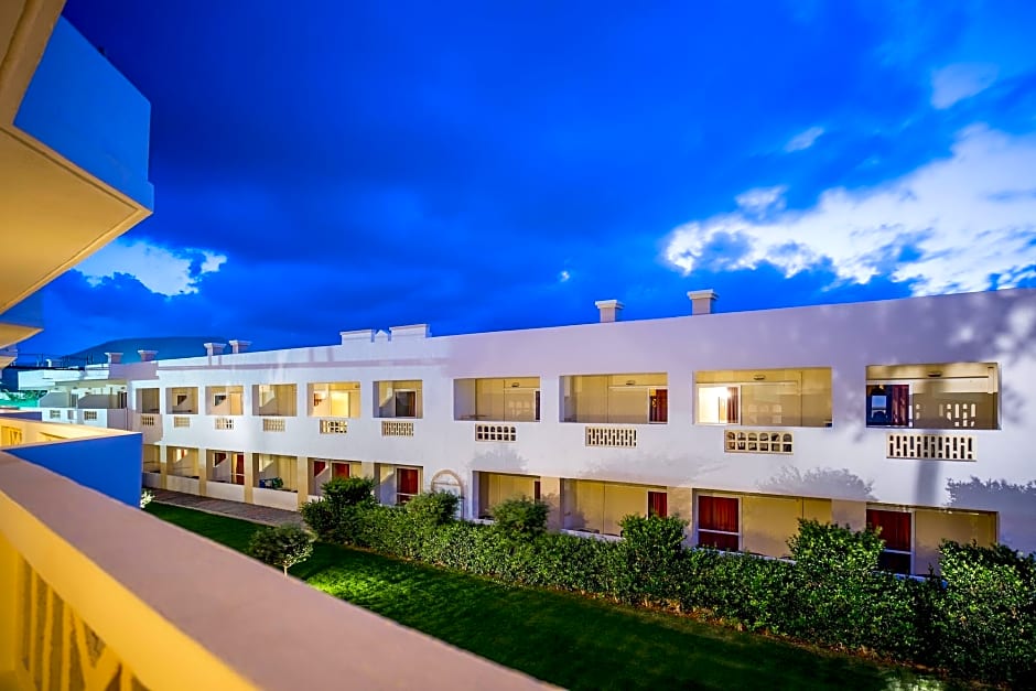 SENSEANA Sea Side Resort & Aquadventure