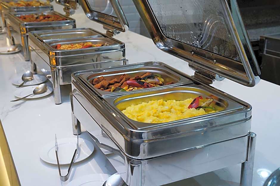 Best Western Plus Danat Almansak Hotel