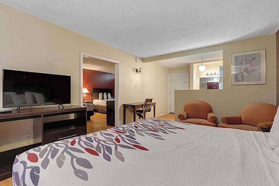 Red Roof Inn Needles