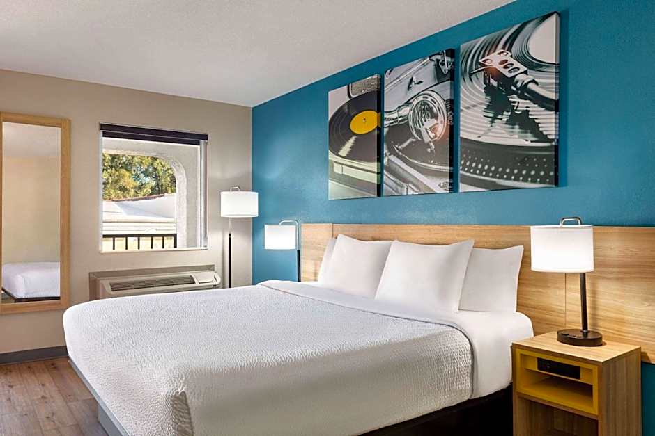 Days Inn by Wyndham Memphis at Graceland