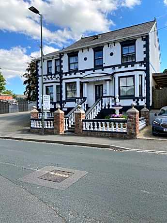 The White Lodge Hotel