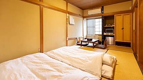 Twin Room with Private Bathroom