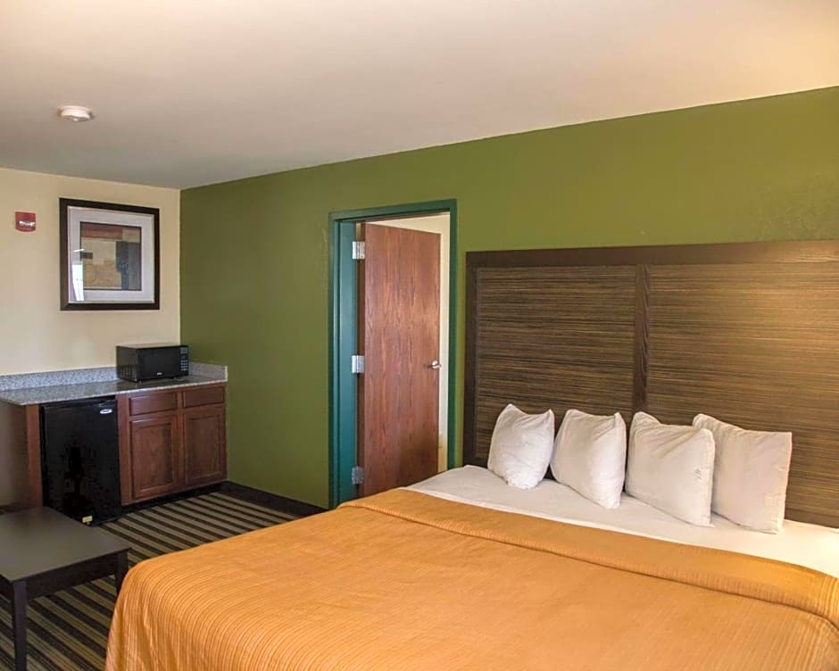 Quality Inn & Suites Loves Park near Rockford