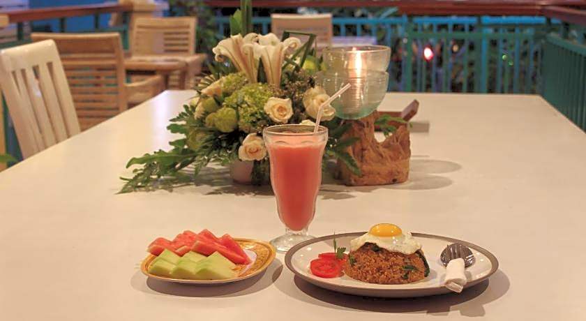 The Green Zhurga Suites