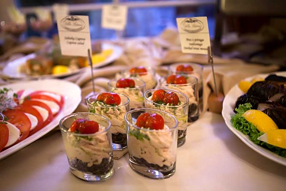 Villa Estera - Hotel & Restauracja