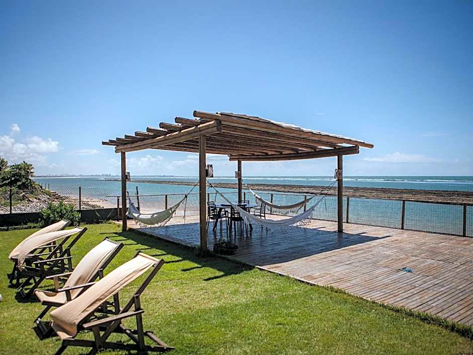 Casa com 5 suítes, sauna, piscina e área gourmet