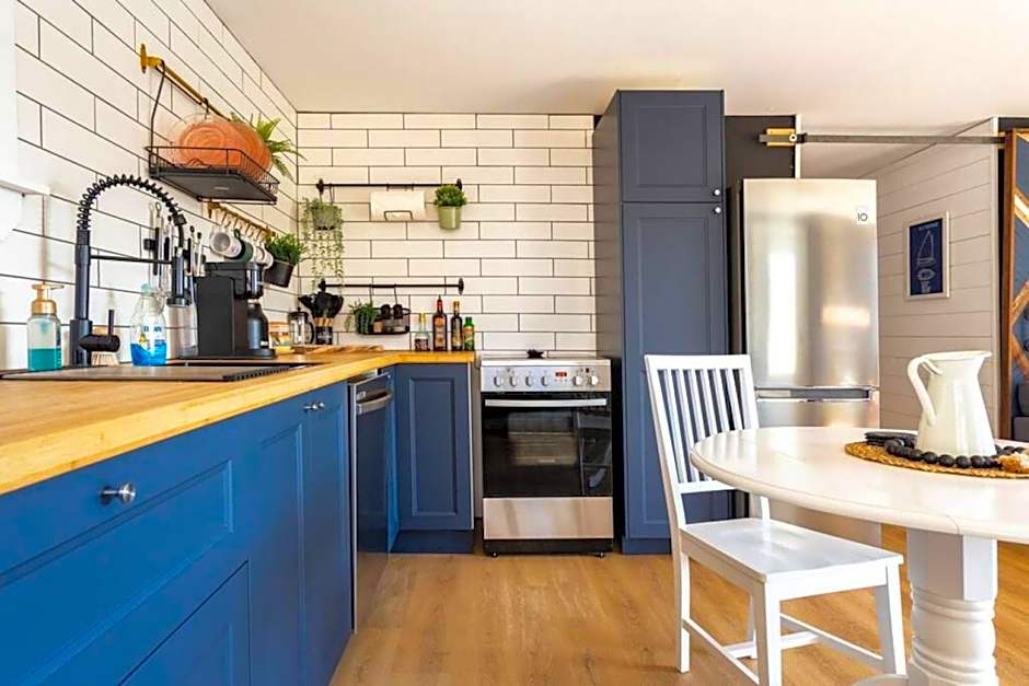 The Old Kettle Cabin with Hot Tub