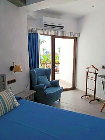 Twin Room with Pool View