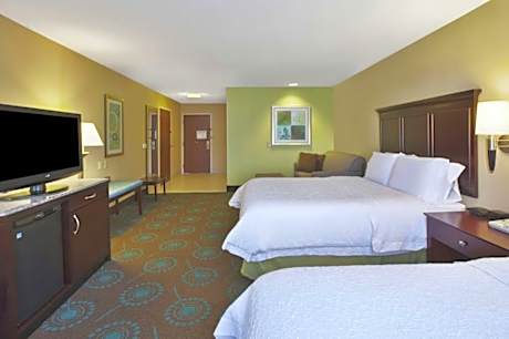 1 King Suite with Kitchen