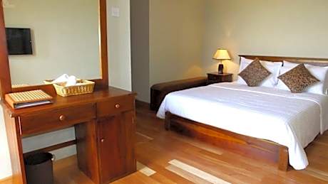 Luxury Room with Balcony