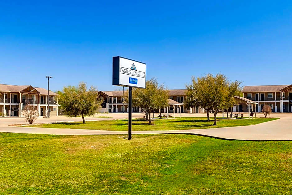 Eagle's Den Three Rivers Texas a Travelodge by Wyndham