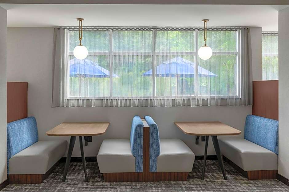 Fairfield Inn & Suites by Marriott Calhoun