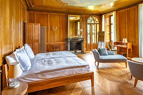 Deluxe Double Room with Lake view Balcony