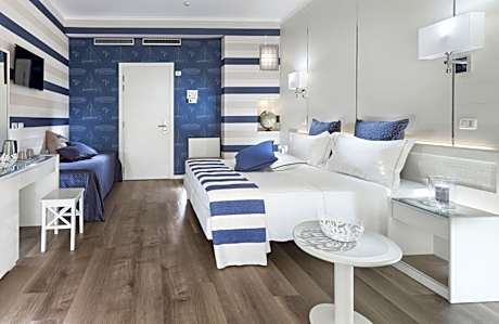 Junior Suite with Balcony