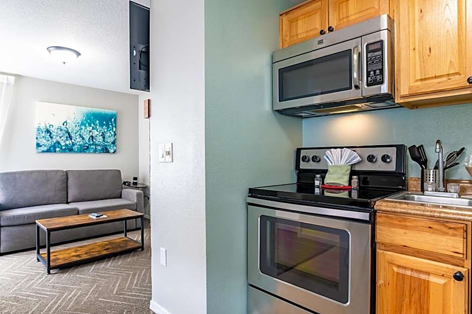 Inn at the Prom Oceanfront