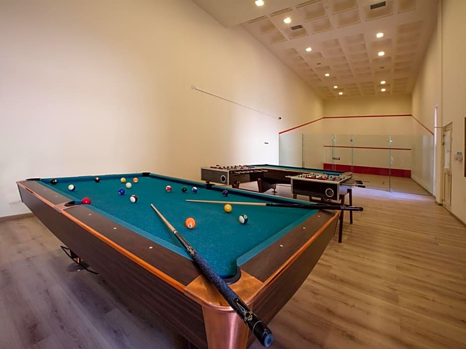 Orange Suites Hotel.