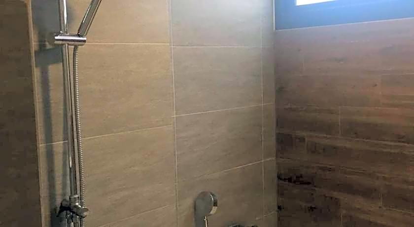 Madera Residence Sriracha