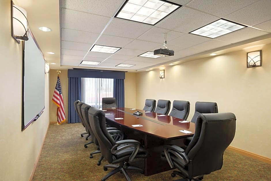 Holiday Inn & Suites - Barstow By IHG